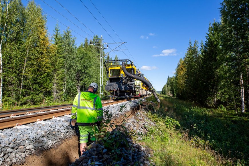 Railcare: Railways in the north of Sweden are being upgraded, with battery-powered maintenance machines 